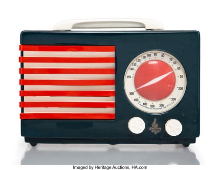 An Emerson Model 400 Patriot Catalin Radio