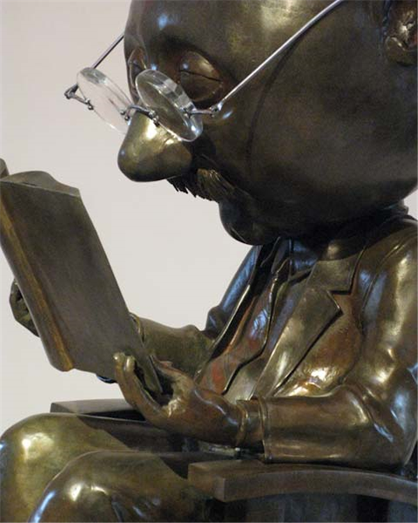 The Reader - Image 2 of 4