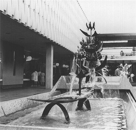 The Lloyd Center Fountain Group - Image 1 of 3