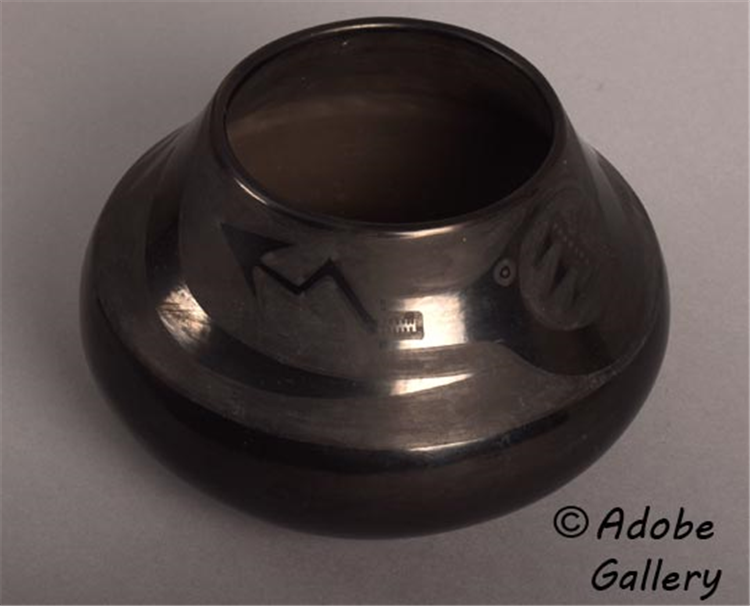 Large San Ildefonso Pueblo Black-on-black Pottery Jar signed Marie—Julian - Image 2 of 4