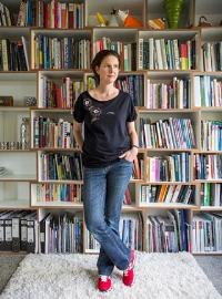 Portrait of Sara Hughes