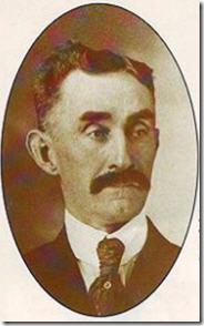 Portrait of Lee Dudley: Photo courtesy of Gun Clubs & Decoys of Back Bay & Currituck Sound.