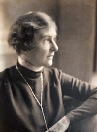 Portrait of Ruth Pratt Bobbs