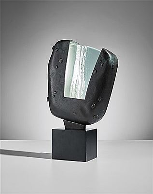 Rare table lamp by Max Ingrand - Auction record, sale price, and art valuation. Compare with similar artists and explore comparable artworks.