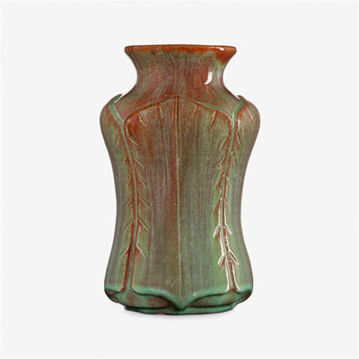 Corseted vase with leaves