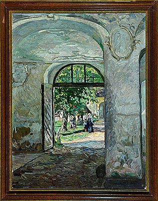 Blick in einen sonnendurchfluteten Klosterhof