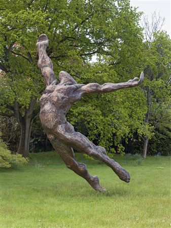 Soaring figure