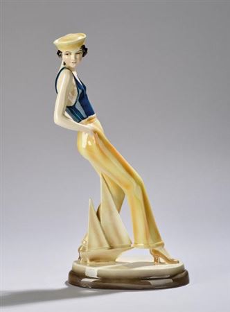 “Matrosentanz” (Maria Solveg in a sailor costume) on an oval base