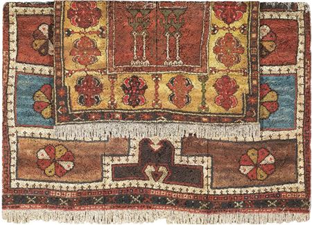 HANGING CARPETS