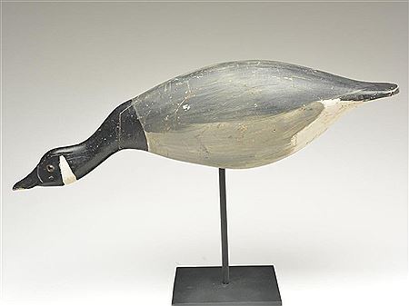 Important reaching, hollow carved Canada goose