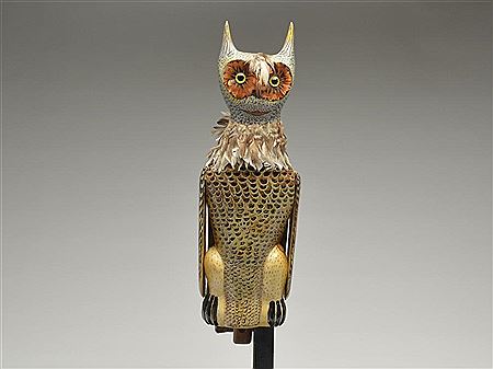 Large and important working owl decoy