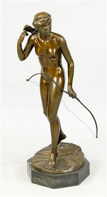 Nude Diana hunting with bow and arrow