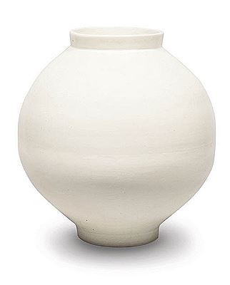 Moon Jar by Daesup Kwon - Auction record, sale price, and art valuation. Compare with similar artists and explore comparable artworks.