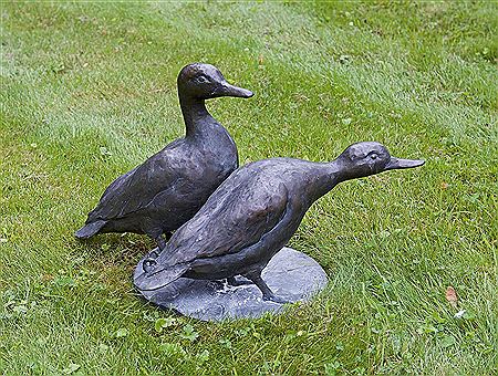 2 ducks with base plate