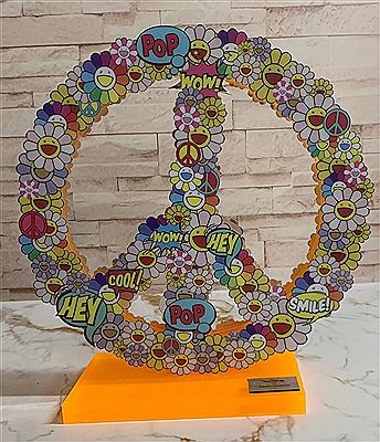 Sculpture Peace & Love VS Murakami