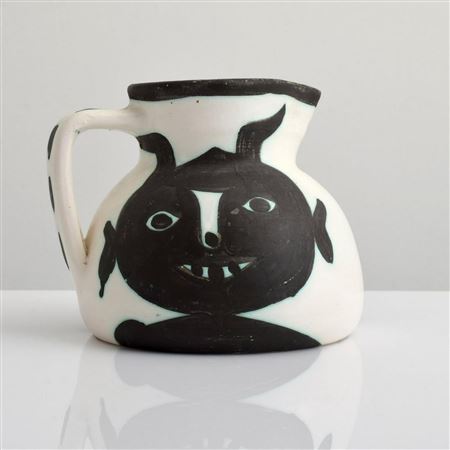 "TETES" PITCHER, MADOURA (A.R. 367)