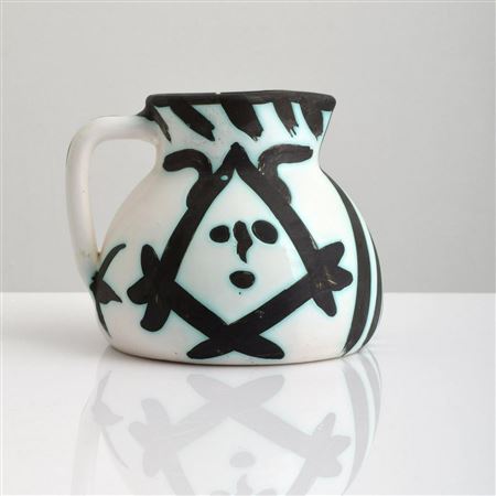 "PICHET TETES" PITCHER, MADOURA (A.R. 221)