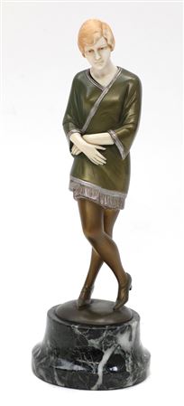 Lady wearing a tasselled dress