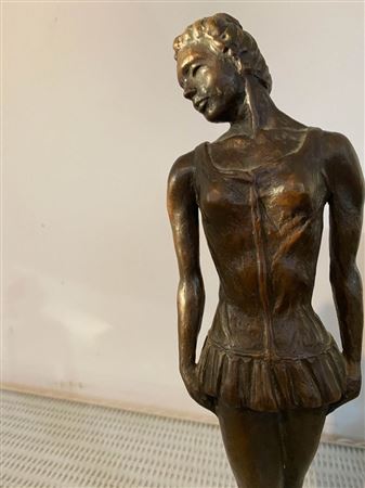 Female Dancer by Manolo Pascual - Auction record, sale price, and art valuation. Compare with similar artists and explore comparable artworks.
