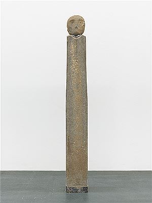 Untitled (Kopf auf Stele)