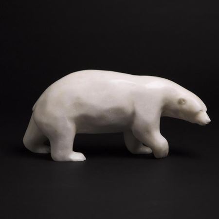 TRAVERSING POLAR BEAR