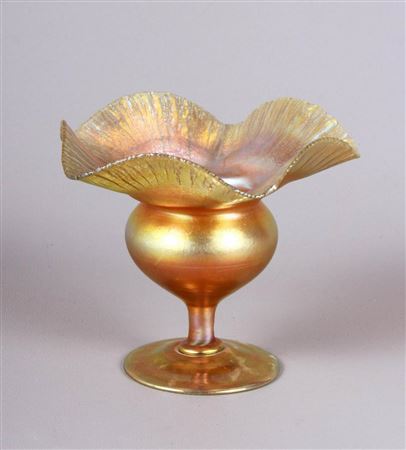 Favrille ruffled edge vase