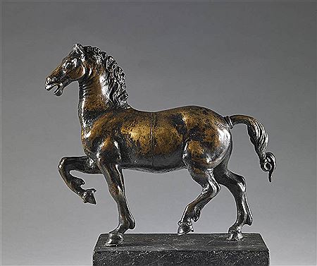 MODEL WITH VARIATIONS