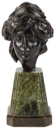 Woman's head with diadem, 1911