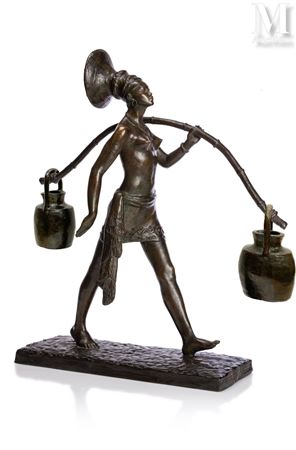 "Mangbetou woman carrying jugs"