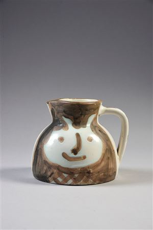 Devil's head double pitcher