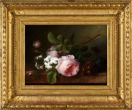 Bouquets of flowers with roses on an entablature