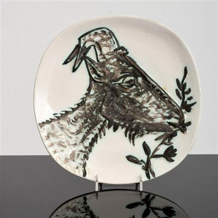 "TETE DE CHEVRE" PLATE, MADOURA (A.R. 111)