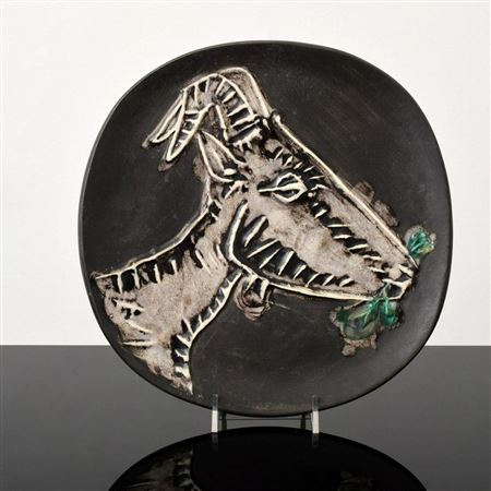 "TETE DE CHEVRE" PLATE, MADOURA (A.R. 112)