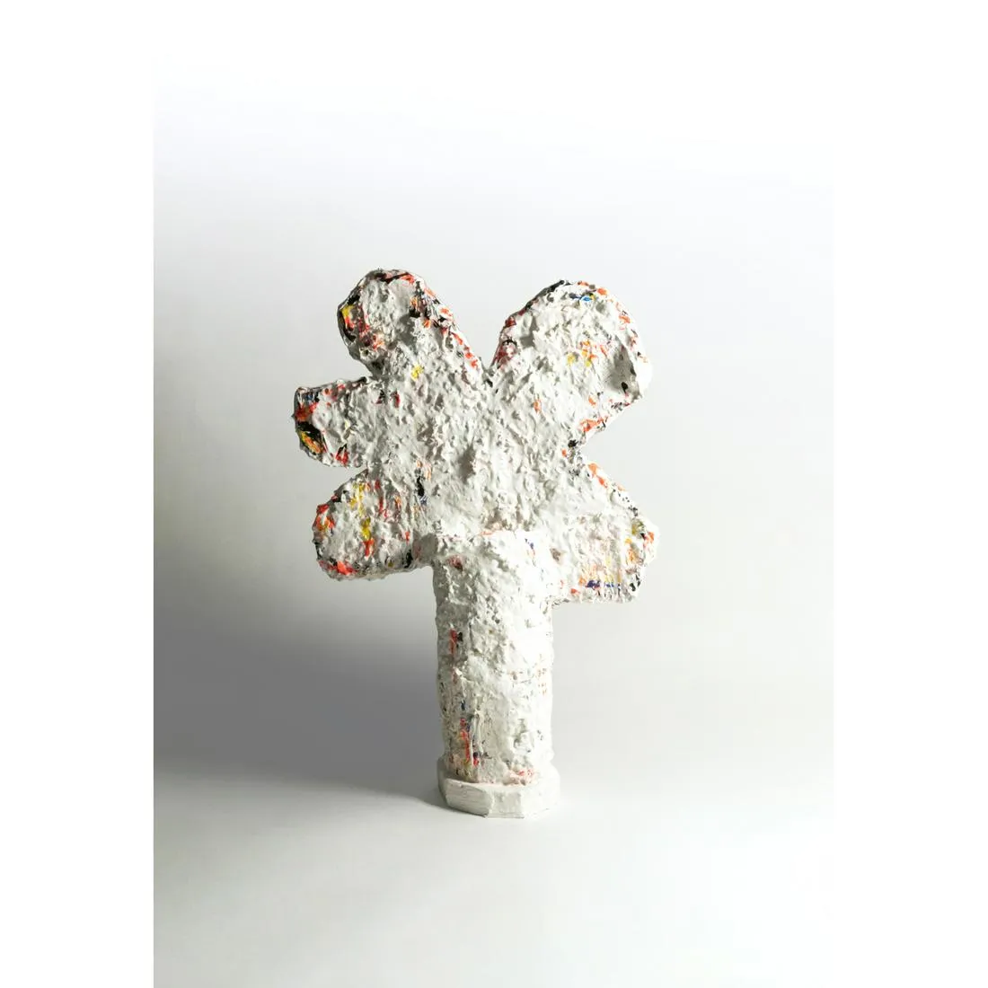 Clover 5 - Unique piece by Guy Corriero - Auction record, sale price, and art valuation. Compare with similar artists and explore comparable artworks.