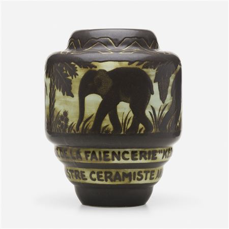 Rare vase with elephants