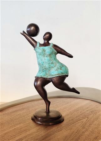 The woman with the ball by Pierre Gimenez - Auction record, sale price, and art valuation. Compare with similar artists and explore comparable artworks.