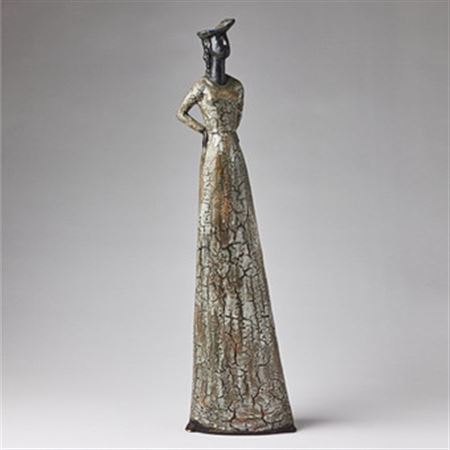 Form of a woman with a hat