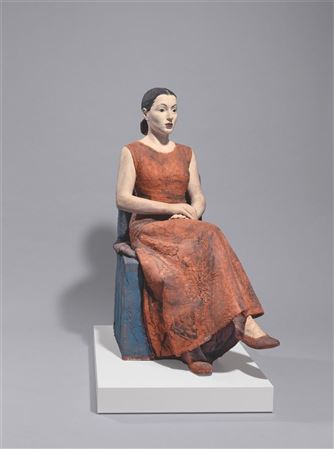 Sitzende Mona im Kleid. 2000