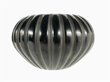 SANTA CLARA PUEBLO BLACK MELON BOWL WITH 24 RIBS