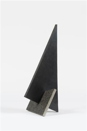 Dialogue avec Katarina Kobro by Maria Tapta - Auction record, sale price, and art valuation. Compare with similar artists and explore comparable artworks.