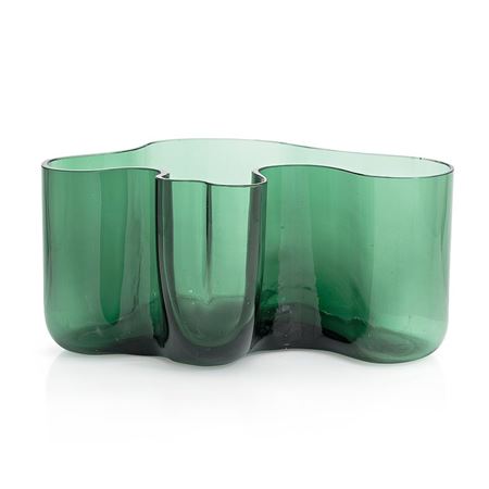 A '9749' vase