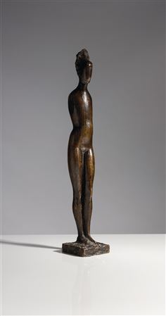 Standing woman (with hairstyle