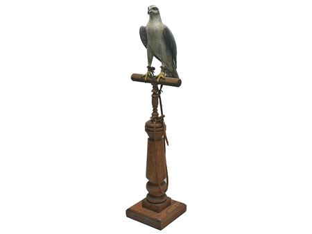 An incredible carved goshawk by William Gibian - Auction record, sale price, and art valuation. Compare with similar artists and explore comparable artworks.