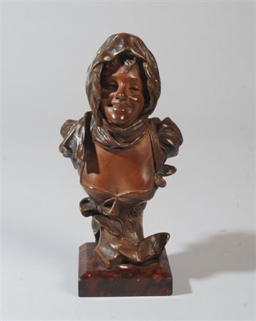 Bust of a smiling young woman