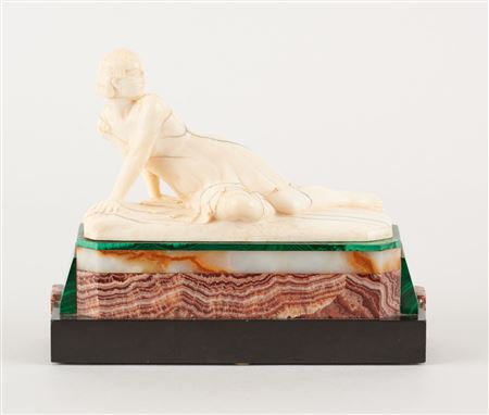 "Nymphe surprise drapée ou Nymphéa".