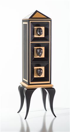 Chest of Drawers (Bronze Head for Pulls)