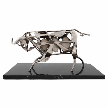 Toro by Jesus Reyes Ferreira - Auction record, sale price, and art valuation. Compare with similar artists and explore comparable artworks.