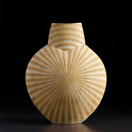 Large disc pot by John Ward - Auction record, sale price, and art valuation. Compare with similar artists and explore comparable artworks.