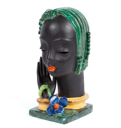 BUST