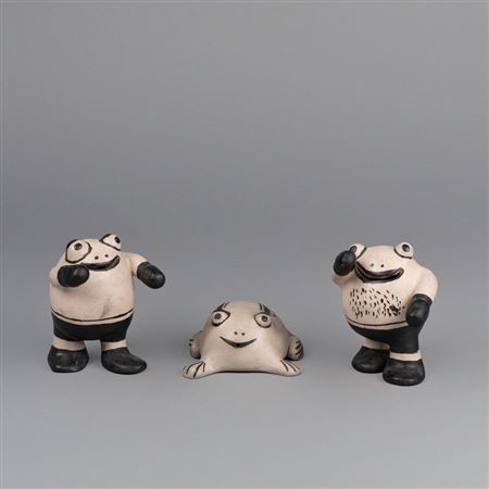 Group of Three Frogs